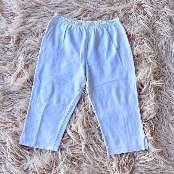 Vintage White Capris - Picture 1 of 3
